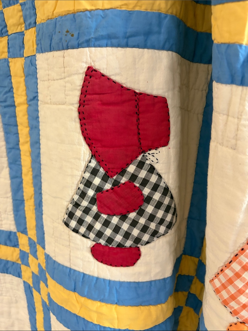 Antique Handmade Quilt- Charming “Dutch Girl” Pattern - Picture 5 of 12